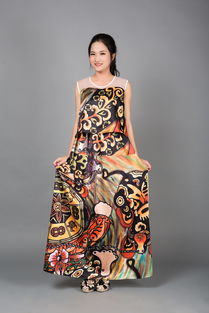 笔触生衣 从民间工笔画到现代时尚零售的艺术之旅