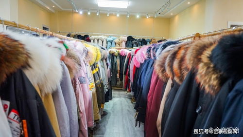 豪横福利！金寨新开服装工厂店，3000件衣服免费送，引爆零售新热潮